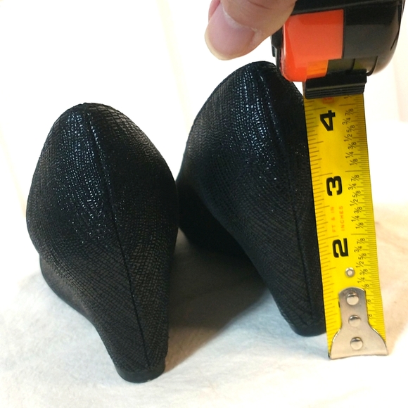 Final price drop. Stuart Weitzman EUC SZ 7 black leather (suede lined) wedges. - Picture 3 of 7